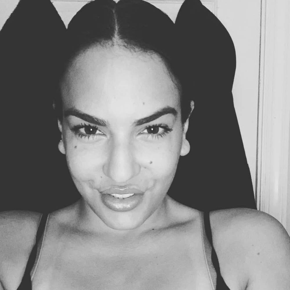 Meet your Posher, Elisa